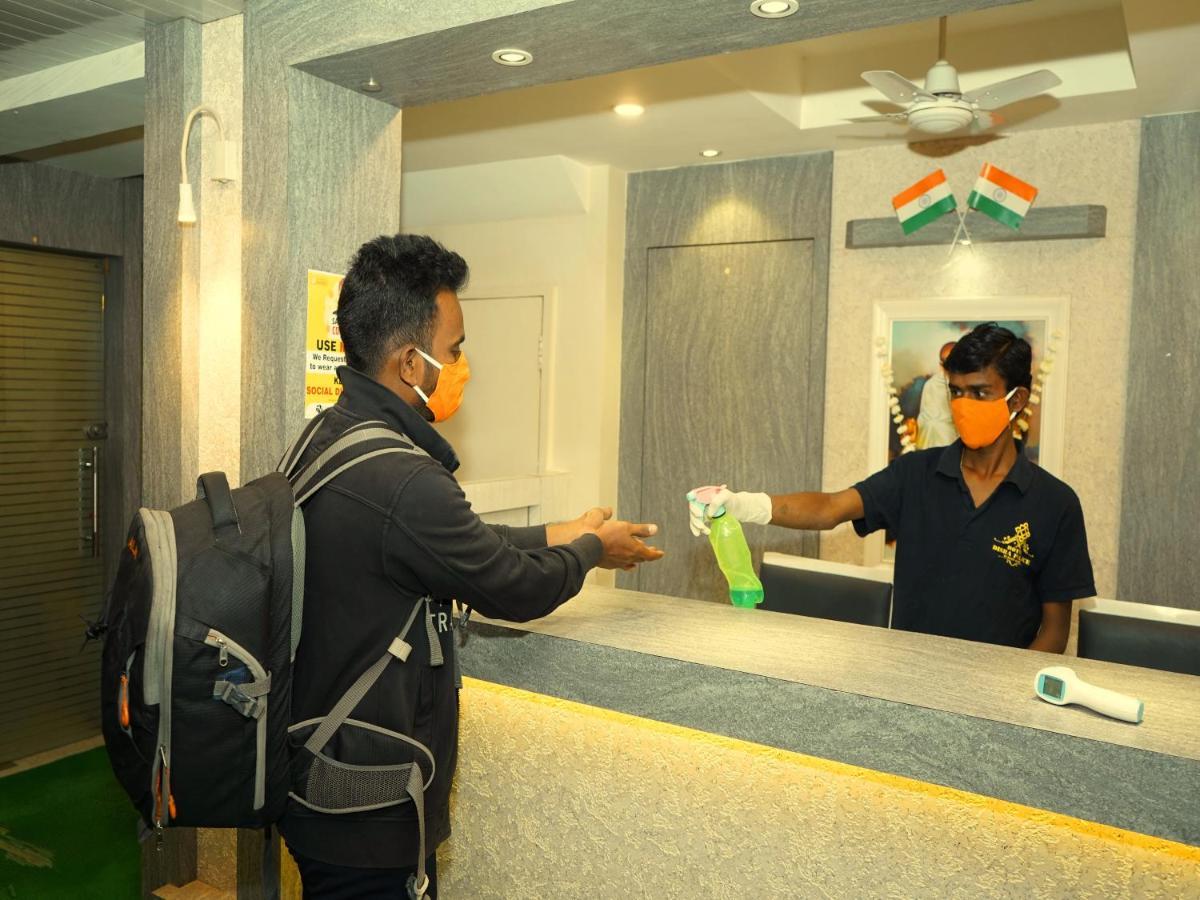 Hotel Disha Palace Ширди Экстерьер фото