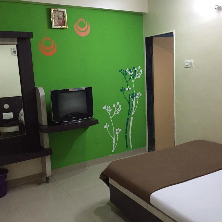 Hotel Disha Palace Ширди Экстерьер фото