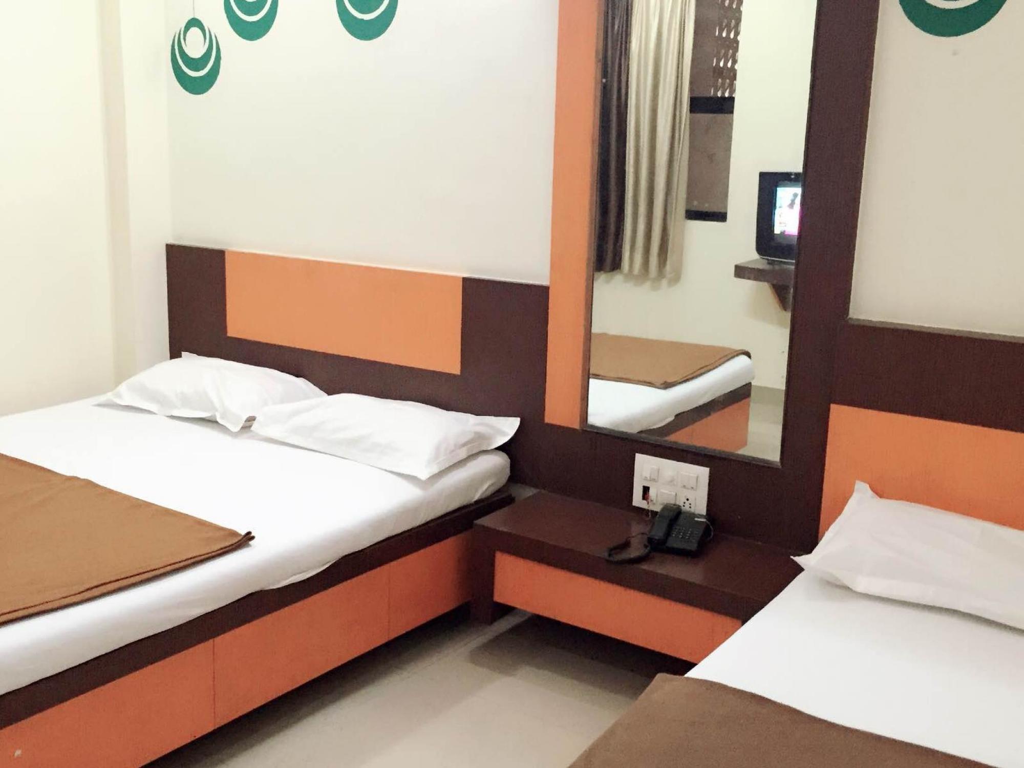 Hotel Disha Palace Ширди Экстерьер фото
