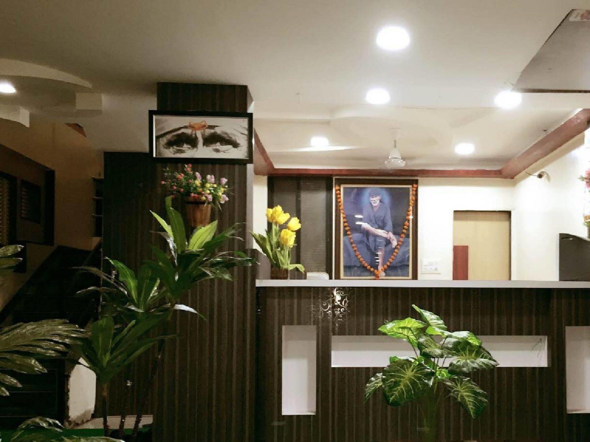 Hotel Disha Palace Ширди Экстерьер фото