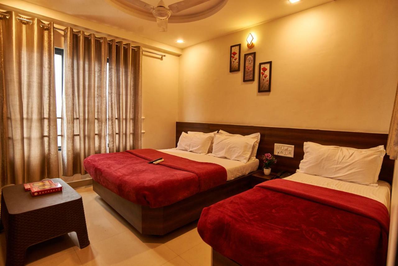 Hotel Disha Palace Ширди Экстерьер фото