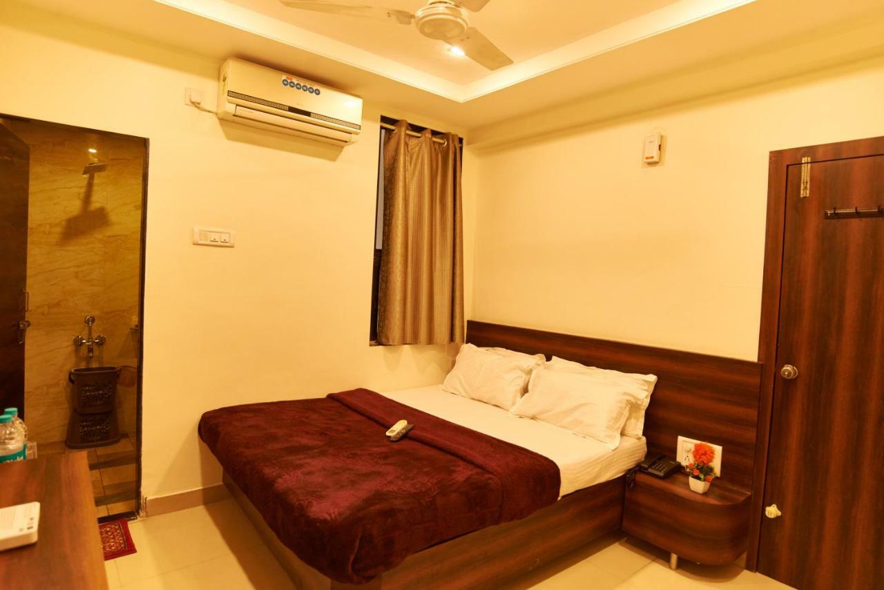 Hotel Disha Palace Ширди Экстерьер фото