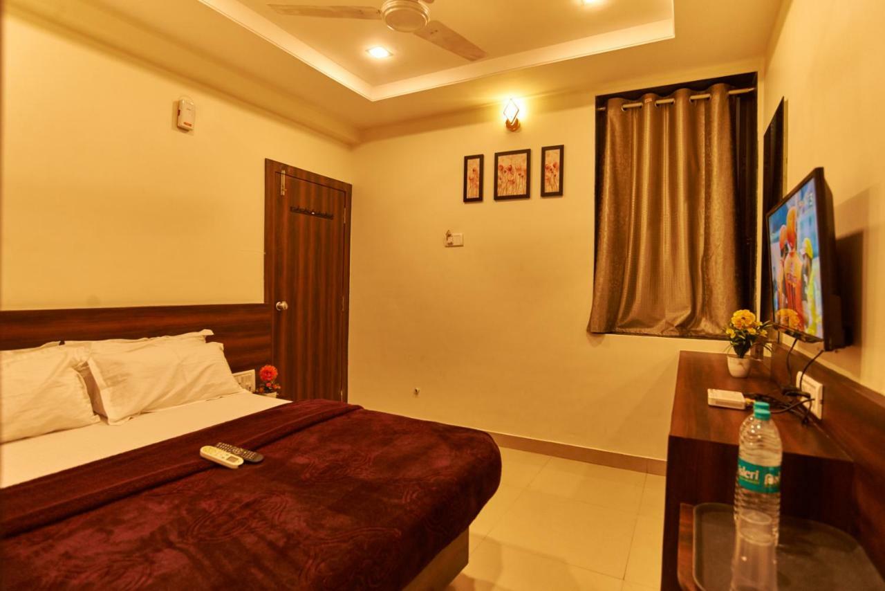 Hotel Disha Palace Ширди Экстерьер фото