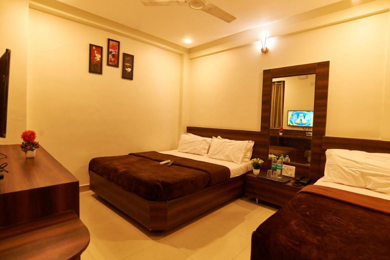 Hotel Disha Palace Ширди Экстерьер фото