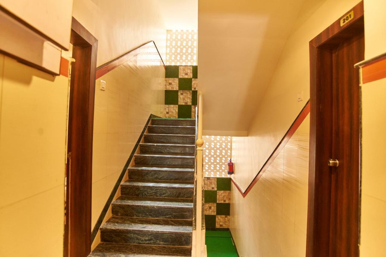 Hotel Disha Palace Ширди Экстерьер фото