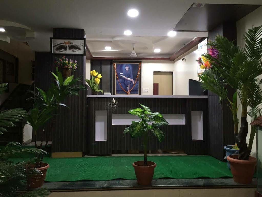 Hotel Disha Palace Ширди Экстерьер фото